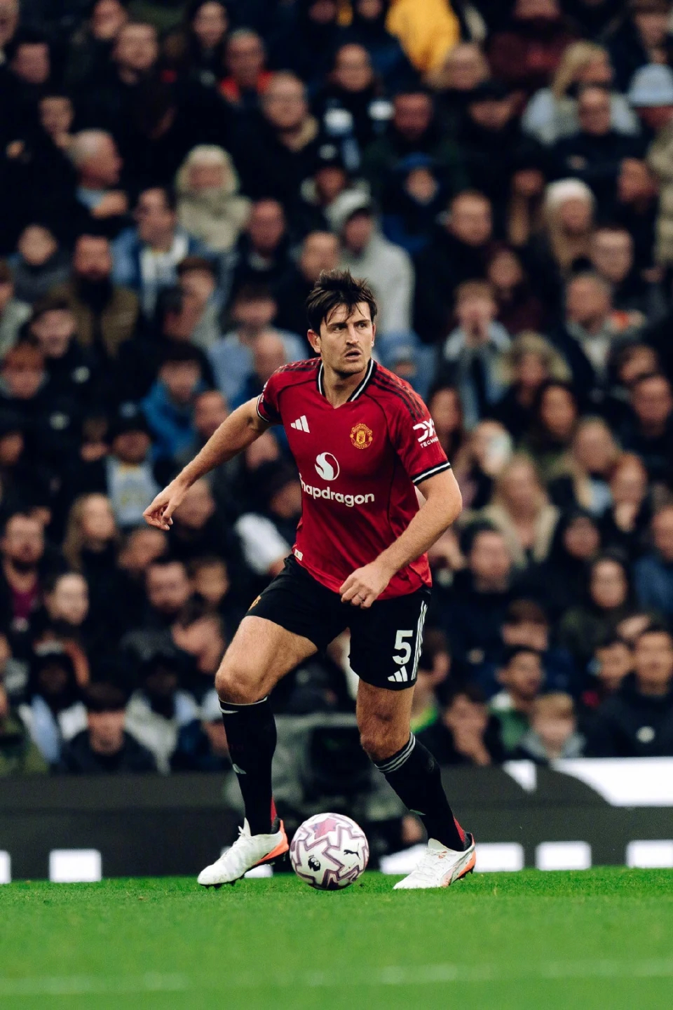 英超焦点战：利物浦对阵切尔西锋线对决赛事前瞻